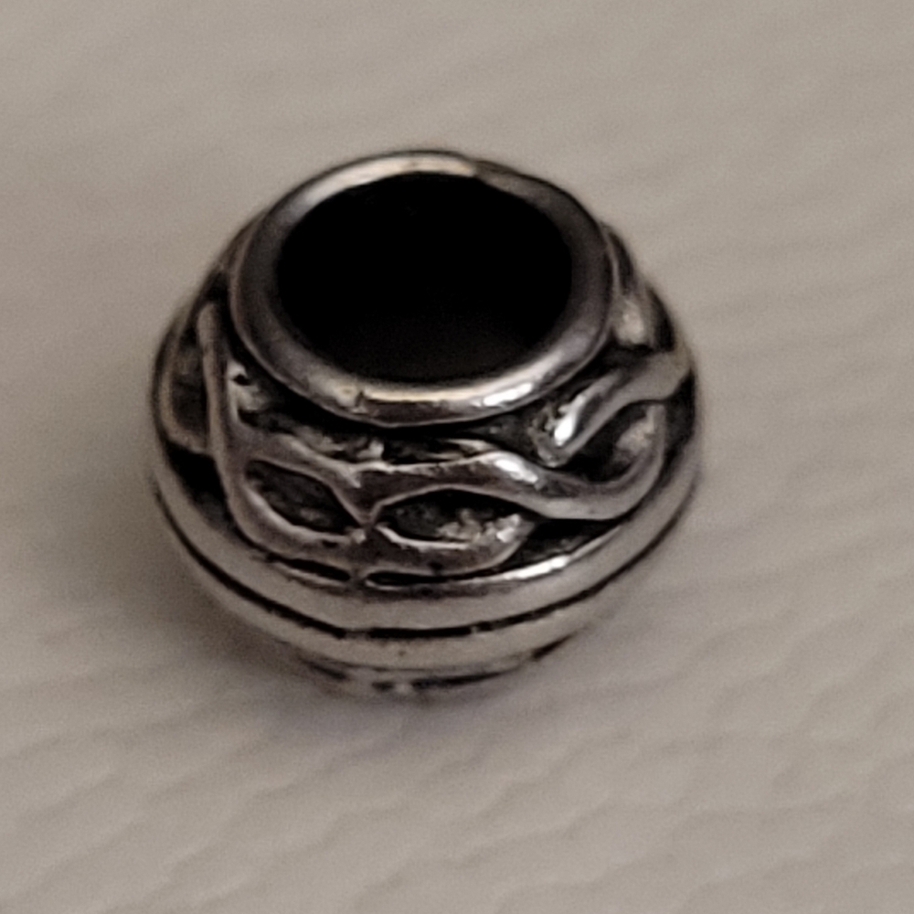 3/$30❤️Silver scroll spacers. OFF BRAND. Fits Pandora style bracelet 2 available